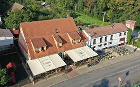 Penzion u Tesaru